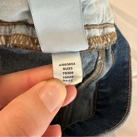 LOFT High Rise Frayed Cut Off Denim Shorts in Staple Mid Indigo Wash Sz 6 (28) - Picture 7 of 7